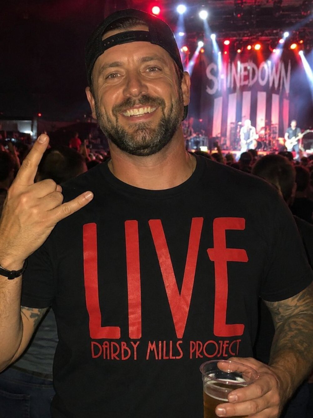 DARBY MILLS (HEAD PINS) BAND MENS TEE  (large)